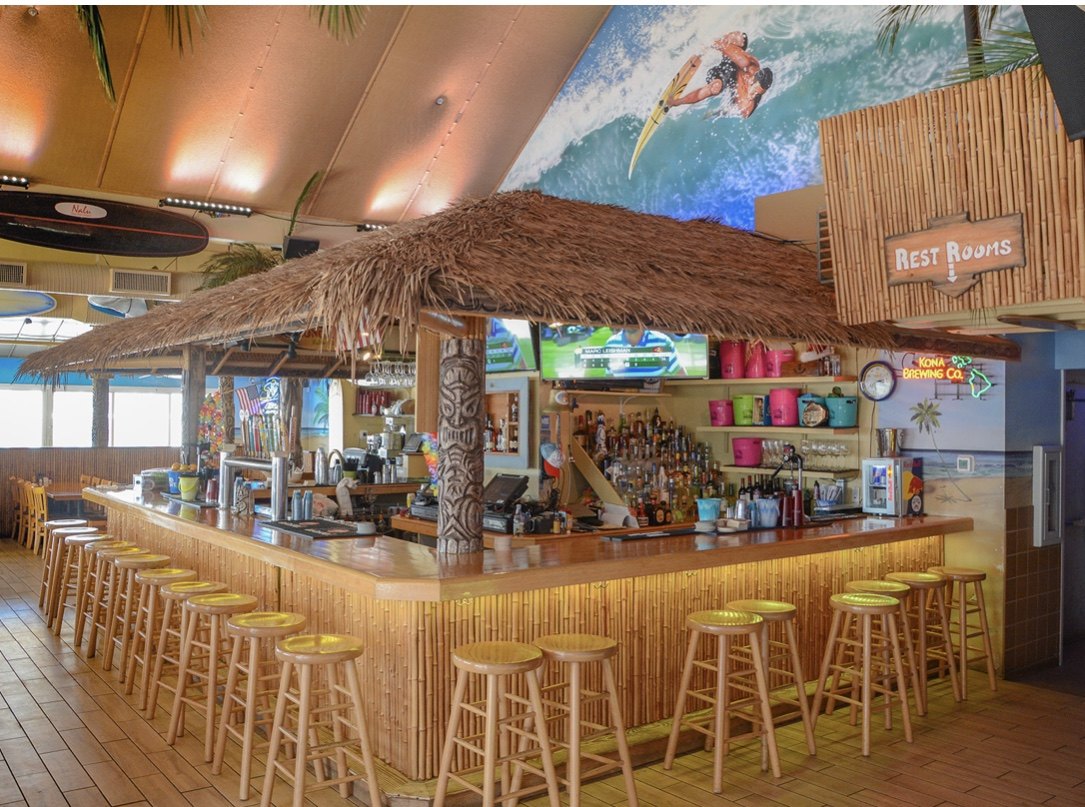 The open-air bar at Nalu Dewey Beach